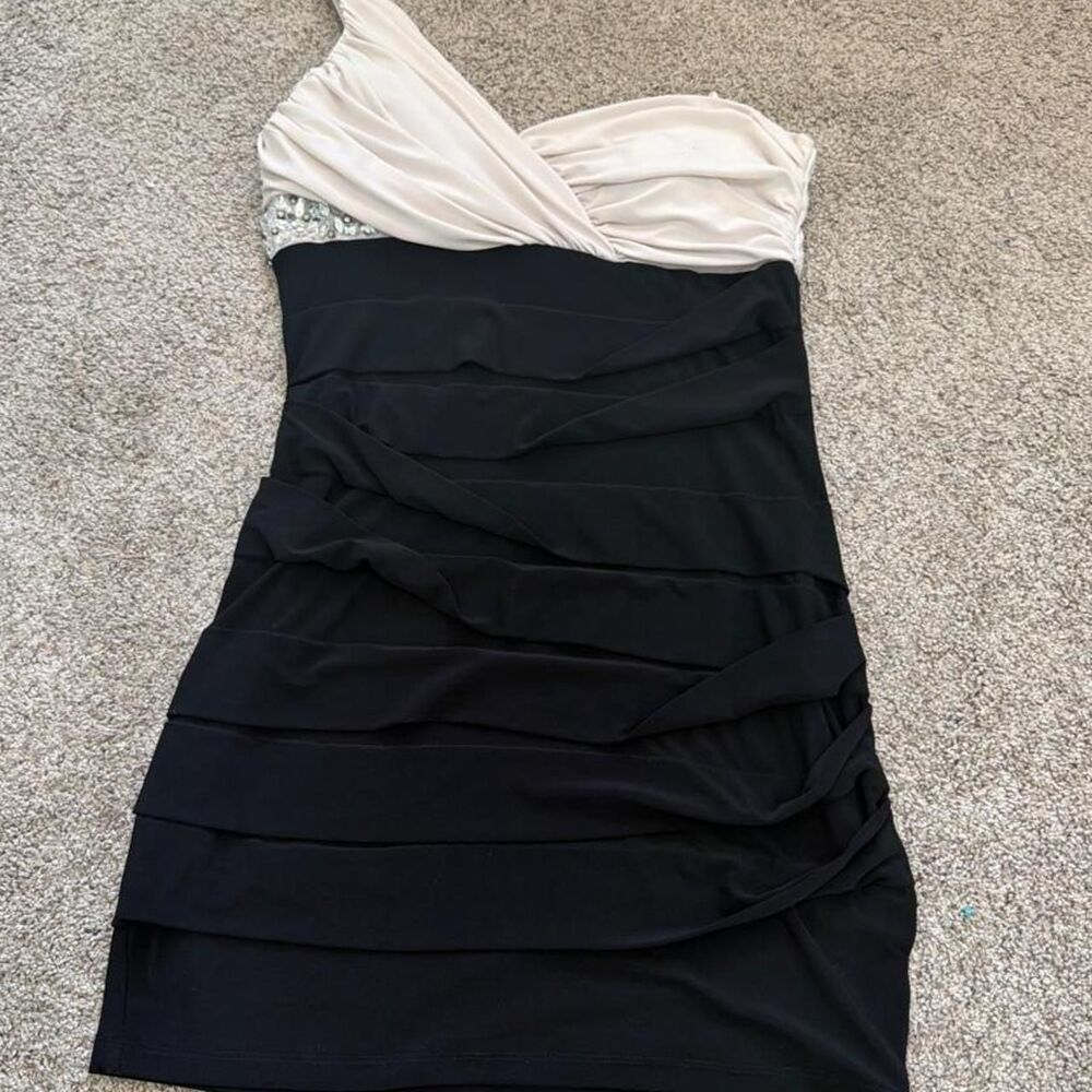 City-triangles Women's Black Dress